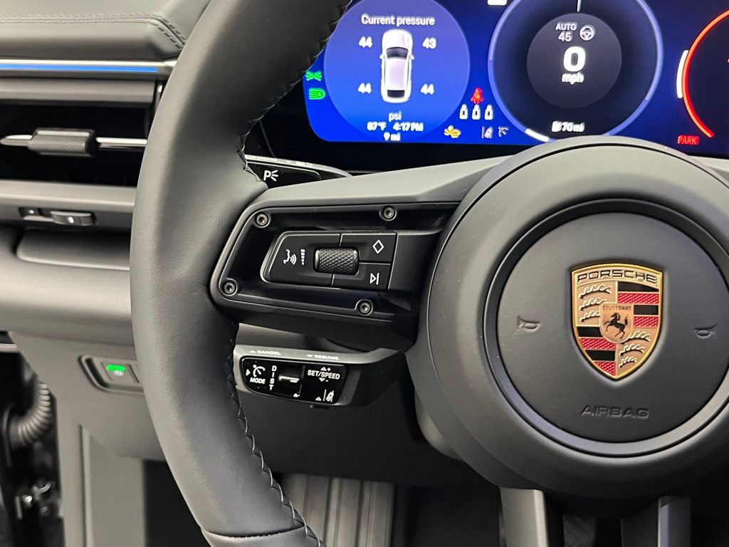 Thumbnail: 2025 Porsche Macan - 13