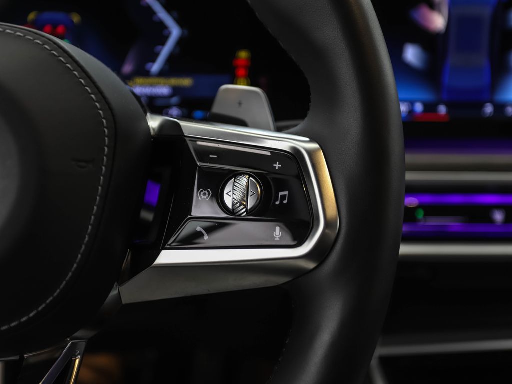 Thumbnail: 2024 BMW 7 Series - 12