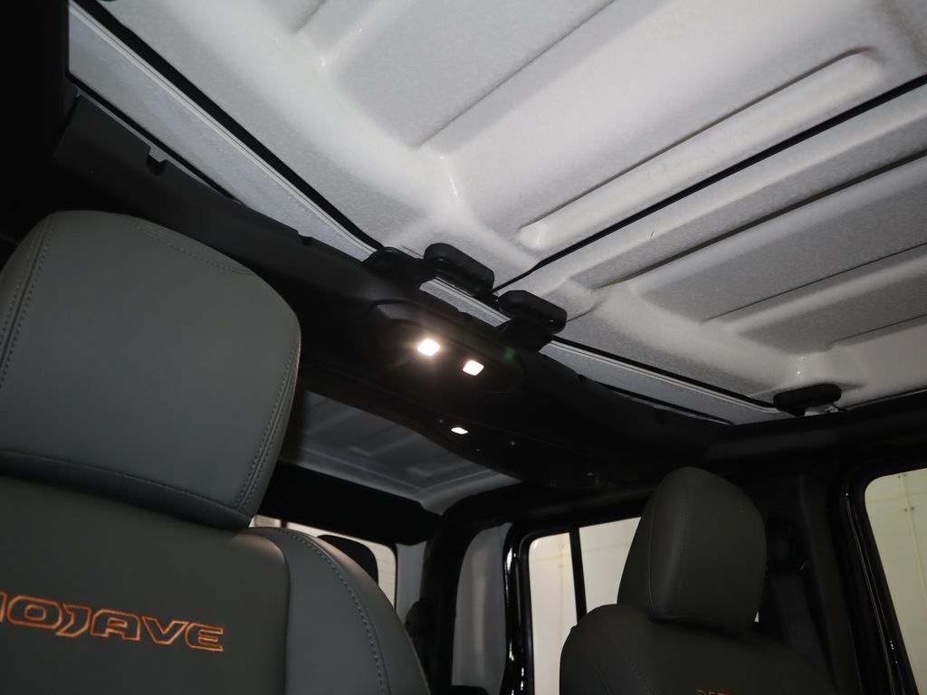 Thumbnail: 2024 Jeep Gladiator - 18