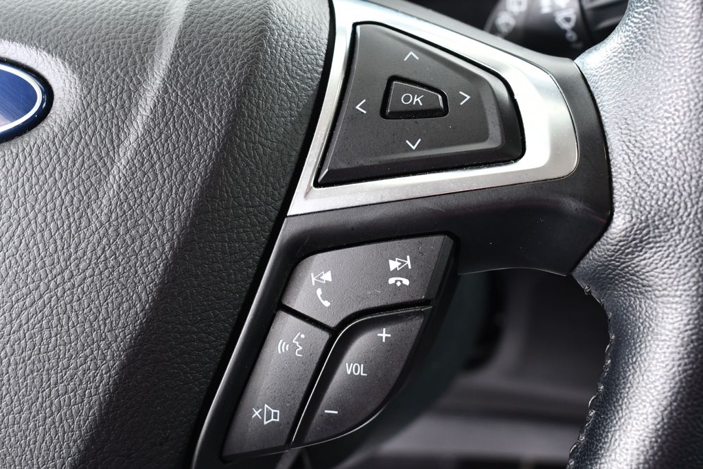 Used 2023 White Ford SEL image 31