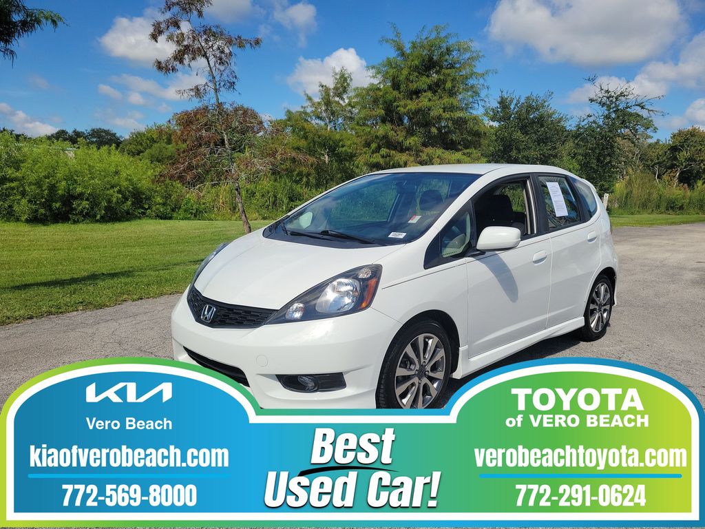 White 2013 Honda Fit Hatchback Front-Wheel Drive 5-Speed Automatic