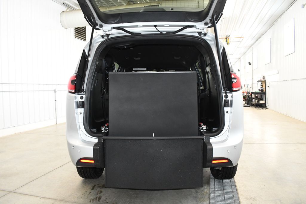 Used 2026 Silver Chrysler Select image 8