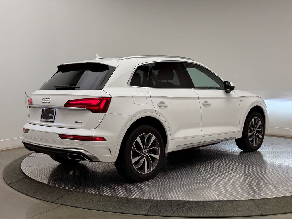Thumbnail: 2023 Audi Q5 - 9