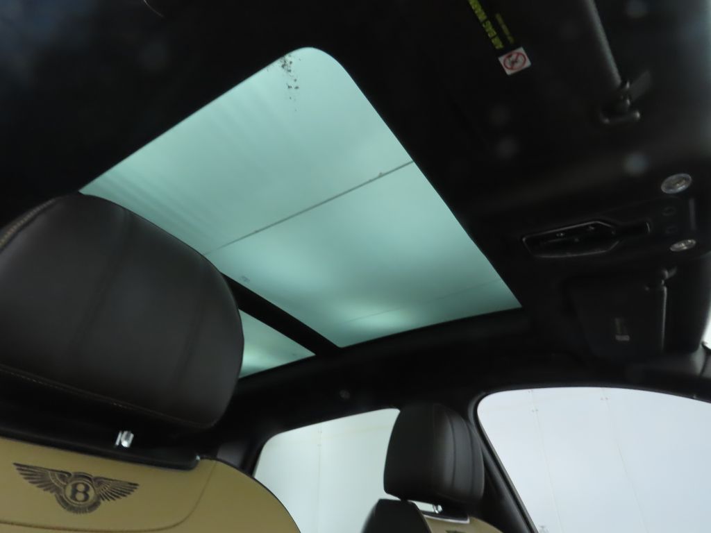 Thumbnail: 2019 Bentley Bentayga - 19