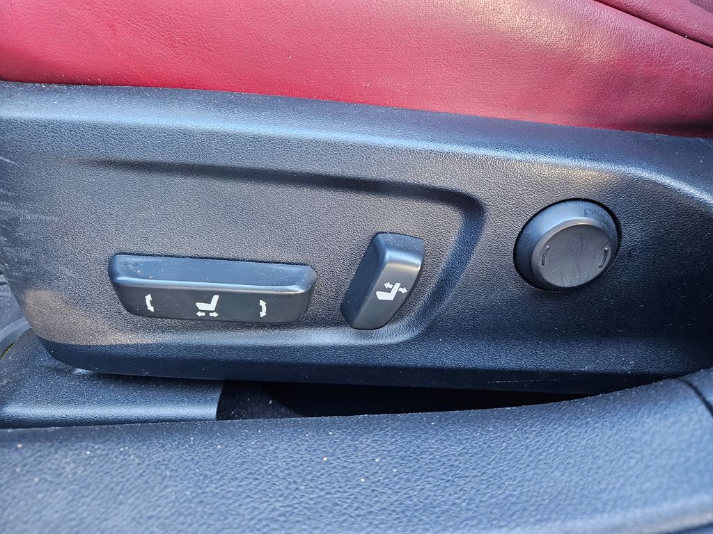 Thumbnail: 2016 Lexus IS - 15