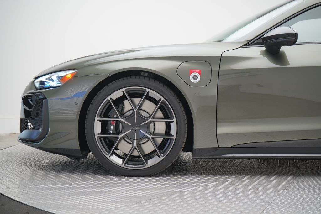 Thumbnail: 2026 Audi RS e-tron GT - 2