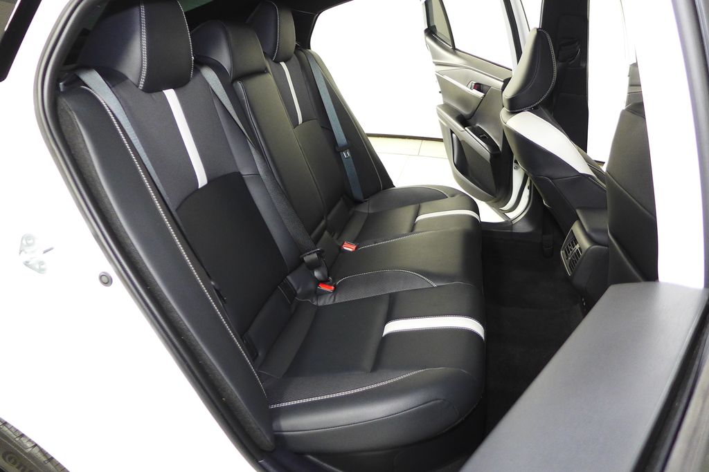 2025 Toyota Camry SE 19