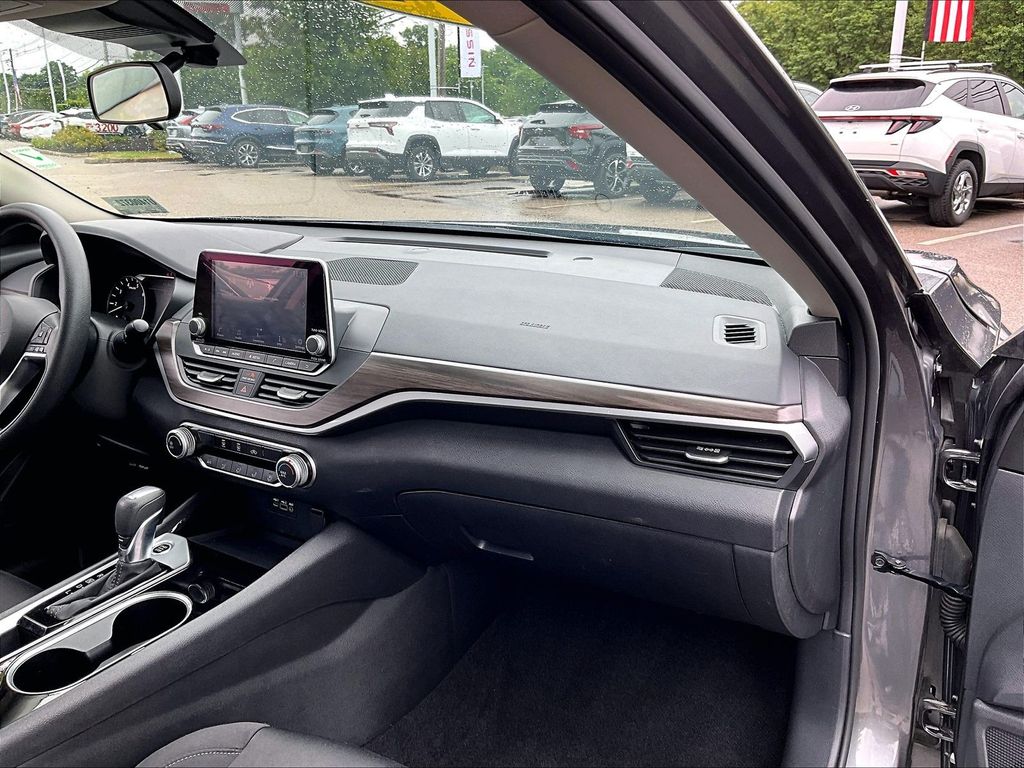 2024 Nissan Altima — photo 13