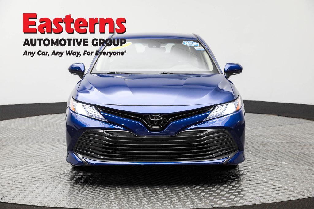 Used 2018 Blue Toyota XLE image 2