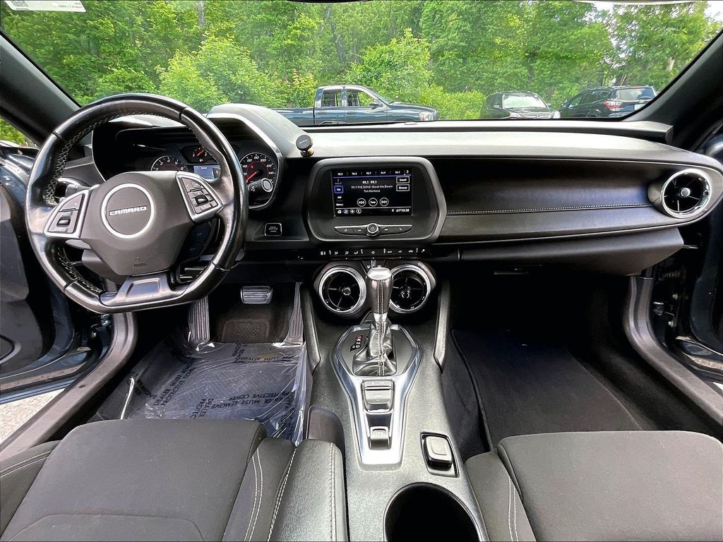 2020 Chevrolet Camaro — photo 19