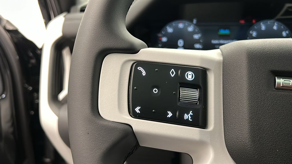 Thumbnail: 2025 Land Rover Defender - 14