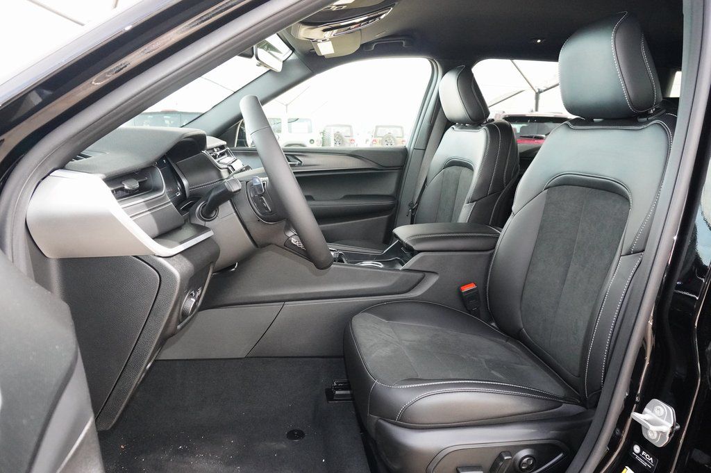 New Car 2025 Jeep Grand Cherokee L  Altitude For Sale Under $50,000 In Weatherford, Texas