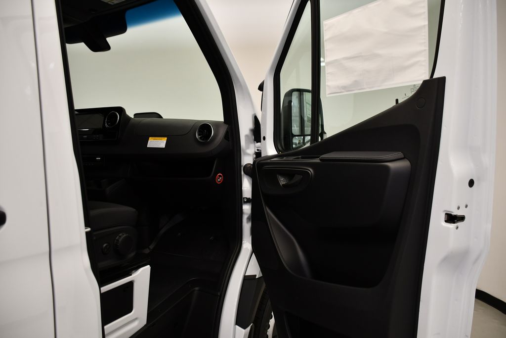 Thumbnail: 2026 Mercedes-Benz Sprinter - 30