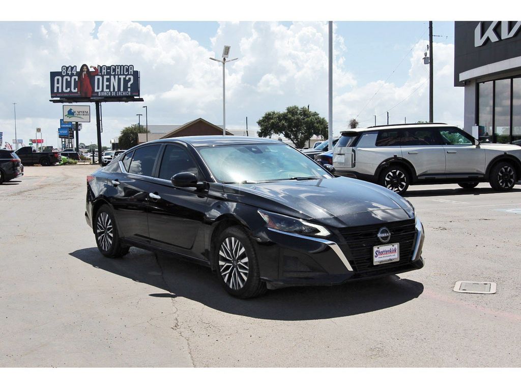 2024 Nissan Altima 2.5 SV - 2