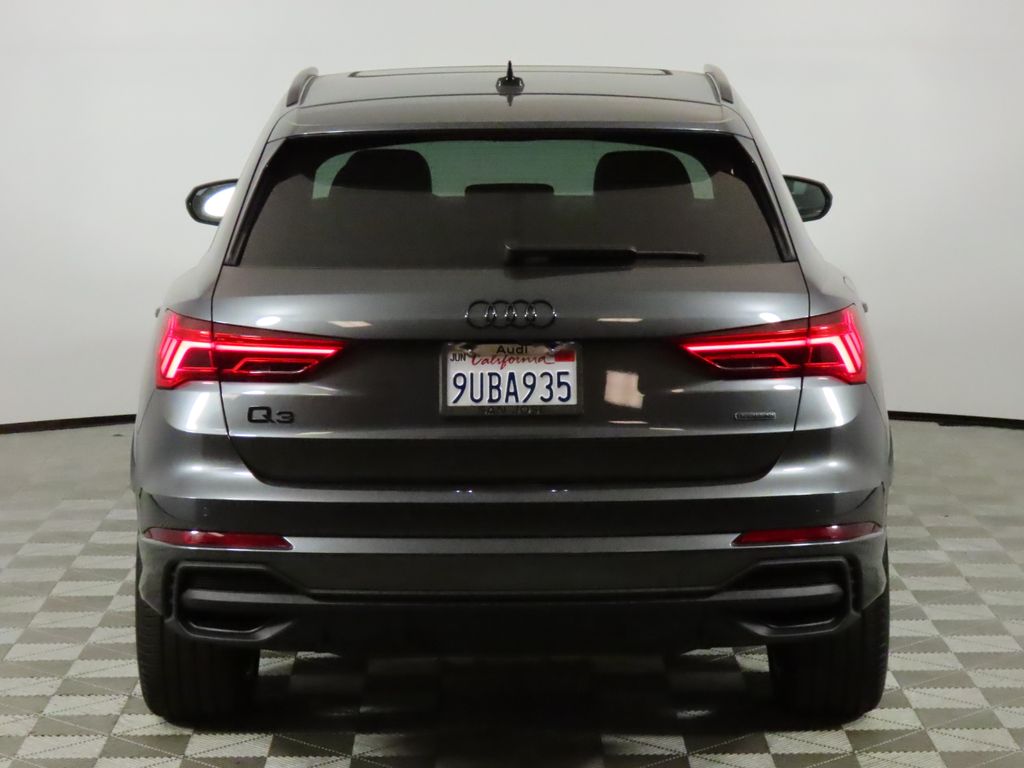 Thumbnail: 2025 Audi Q3 - 4