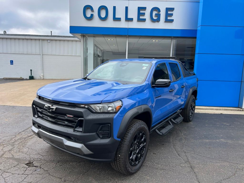 Reef Blue Metallic 2026 Chevrolet Colorado Pickup Truck Four-Wheel Drive 8-Speed Automatic