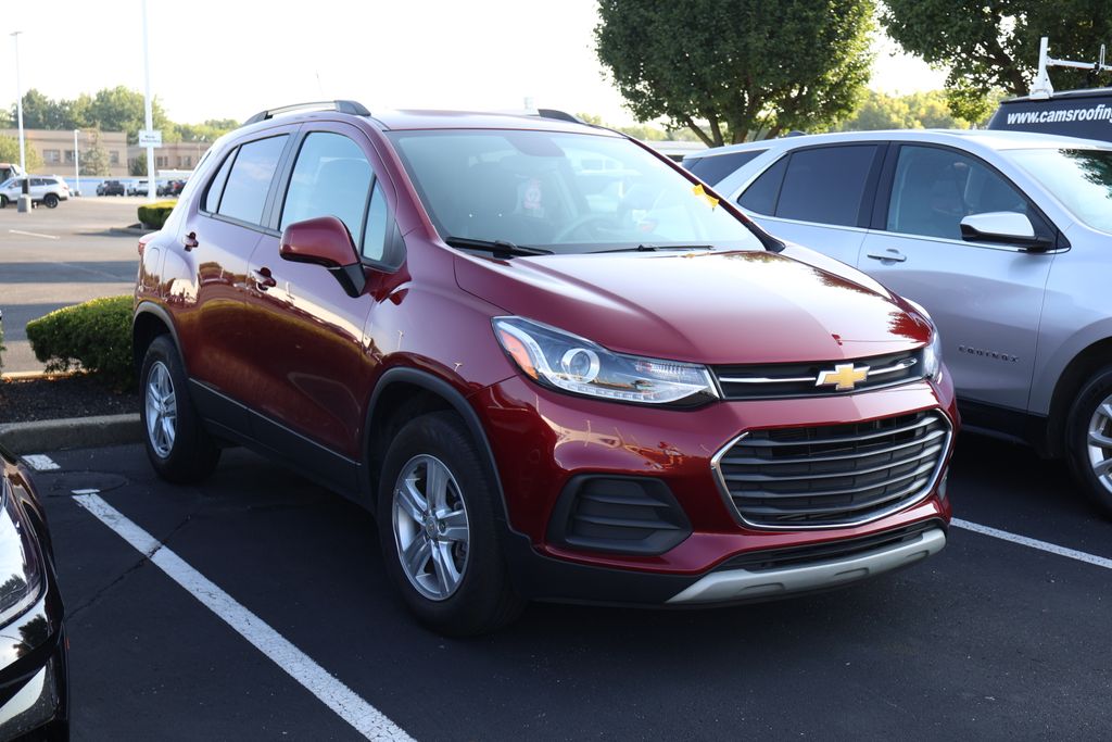 Thumbnail: 2022 Chevrolet Trax - 3