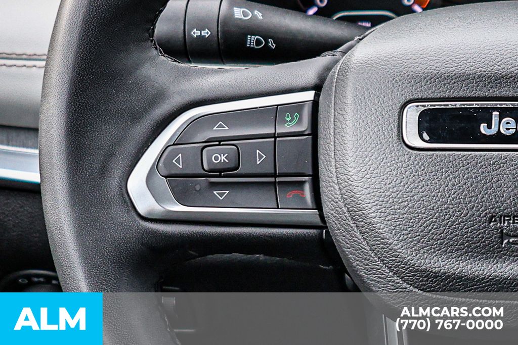 Used 2025 Silver Jeep Limited/MT Certified image 34