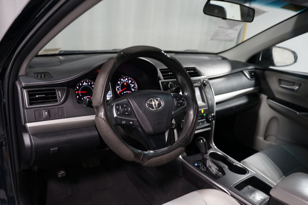 Thumbnail: 2016 Toyota Camry - 7