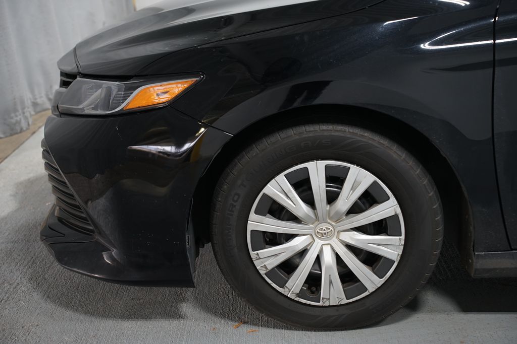 Thumbnail: 2019 Toyota Camry - 5