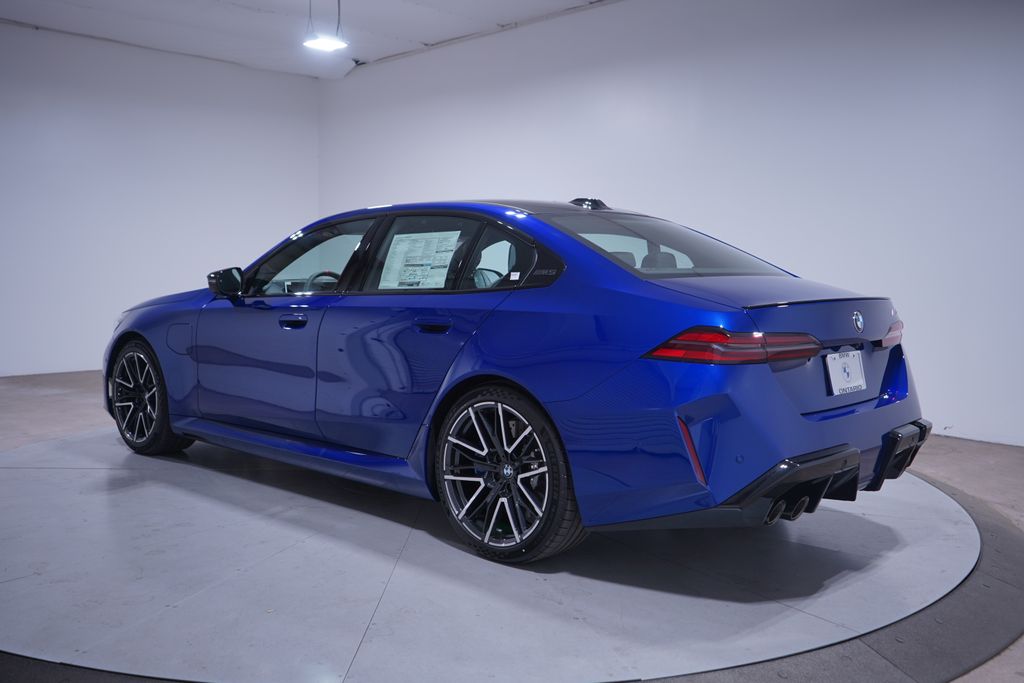 Thumbnail: 2026 BMW M5 - 3