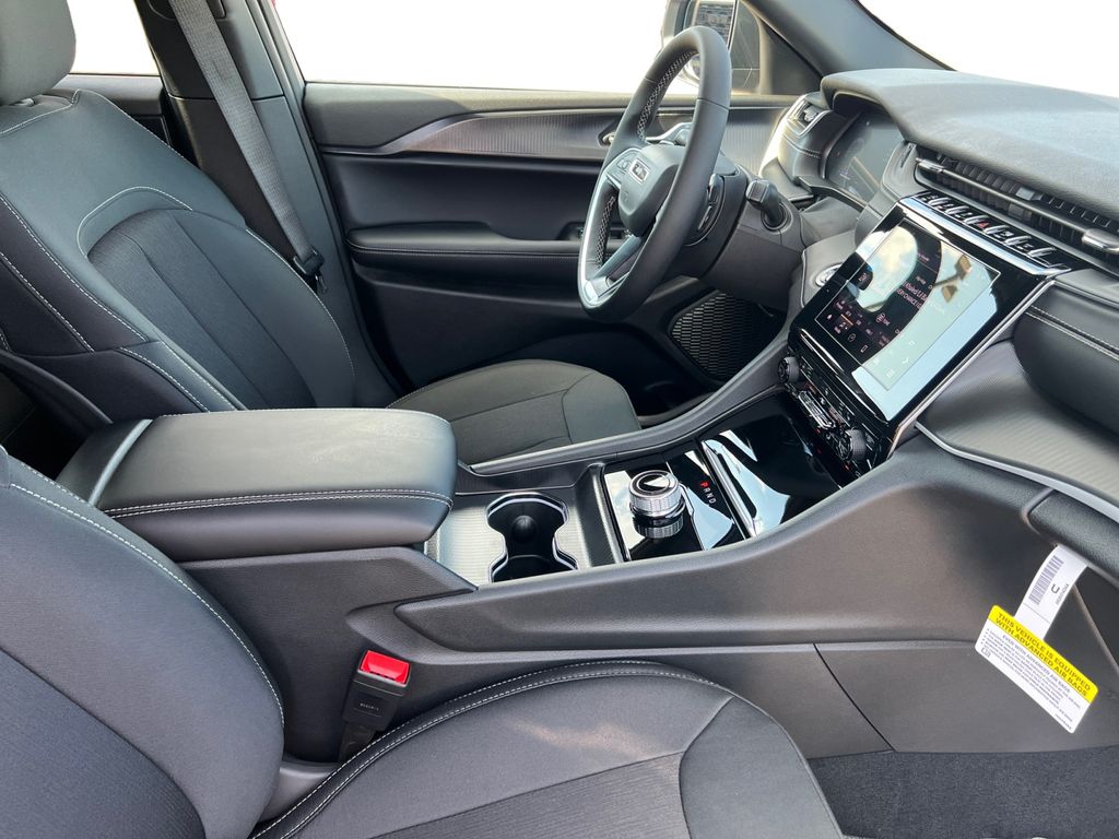 New Car 2025 Jeep Grand Cherokee  Laredo X For Sale Under $50,000 In Austin, Texas