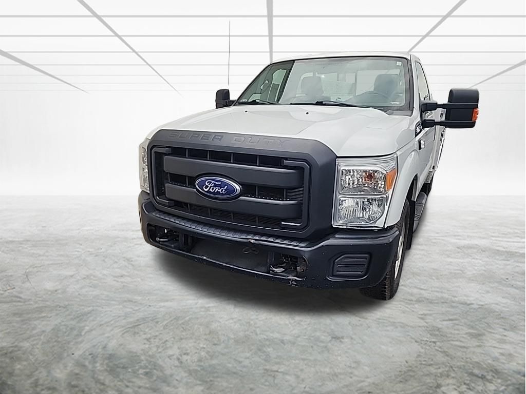 Oxford White 2015 Ford F-250 Super Duty Pickup Truck 4X2 6-Speed Automatic