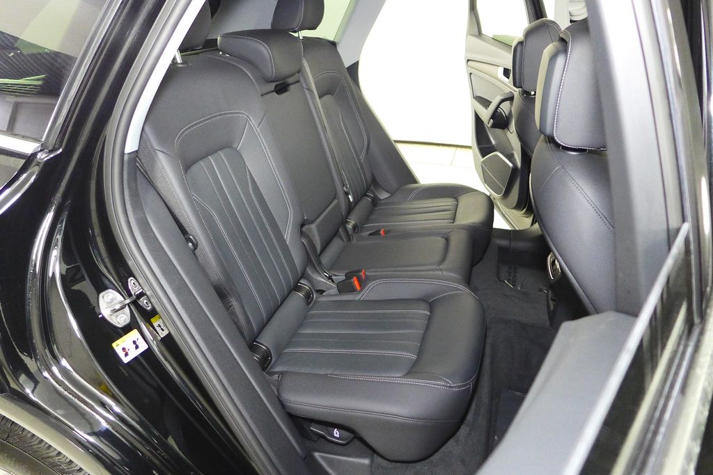 Thumbnail: 2023 Audi Q5 - 20