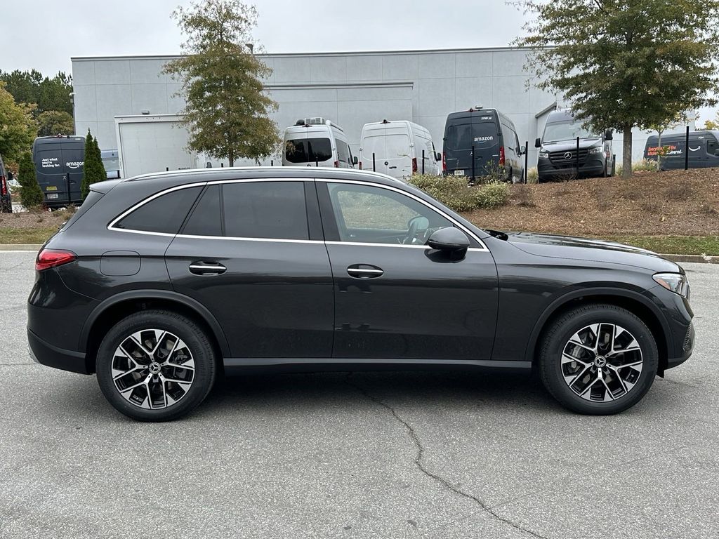 2025 Mercedes-Benz GLC GLC 350e 9