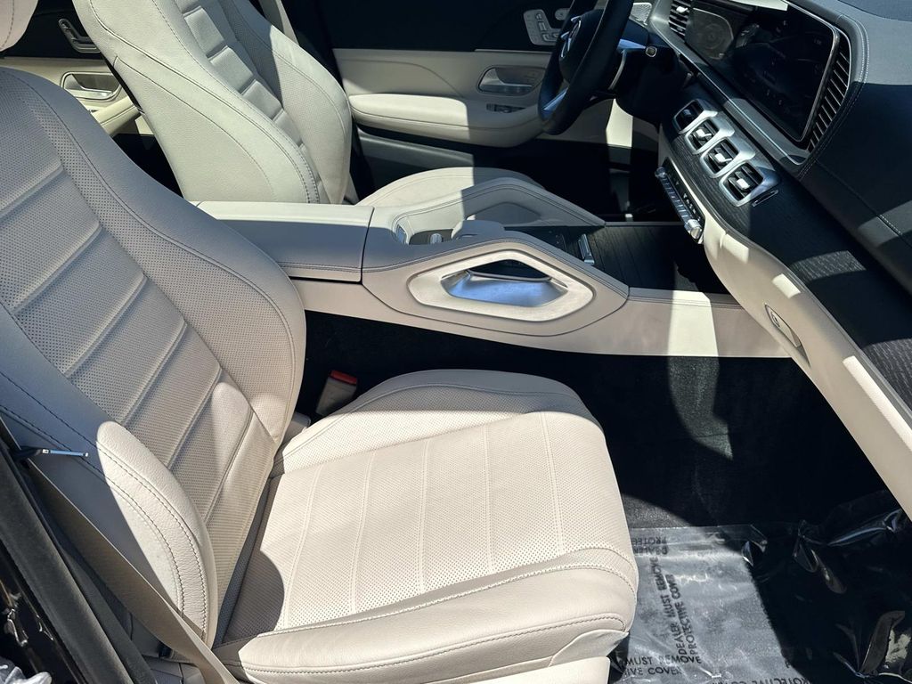 Thumbnail: 2026 Mercedes-Benz GLS - 11