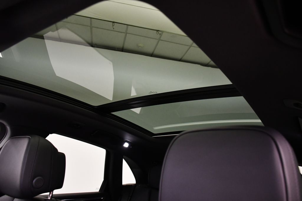 Thumbnail: 2025 Porsche Macan - 20