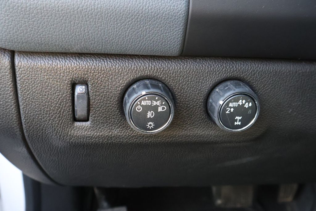 Thumbnail: 2021 Chevrolet Colorado - 17