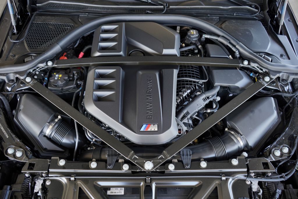 Thumbnail: 2025 BMW M2 - 22