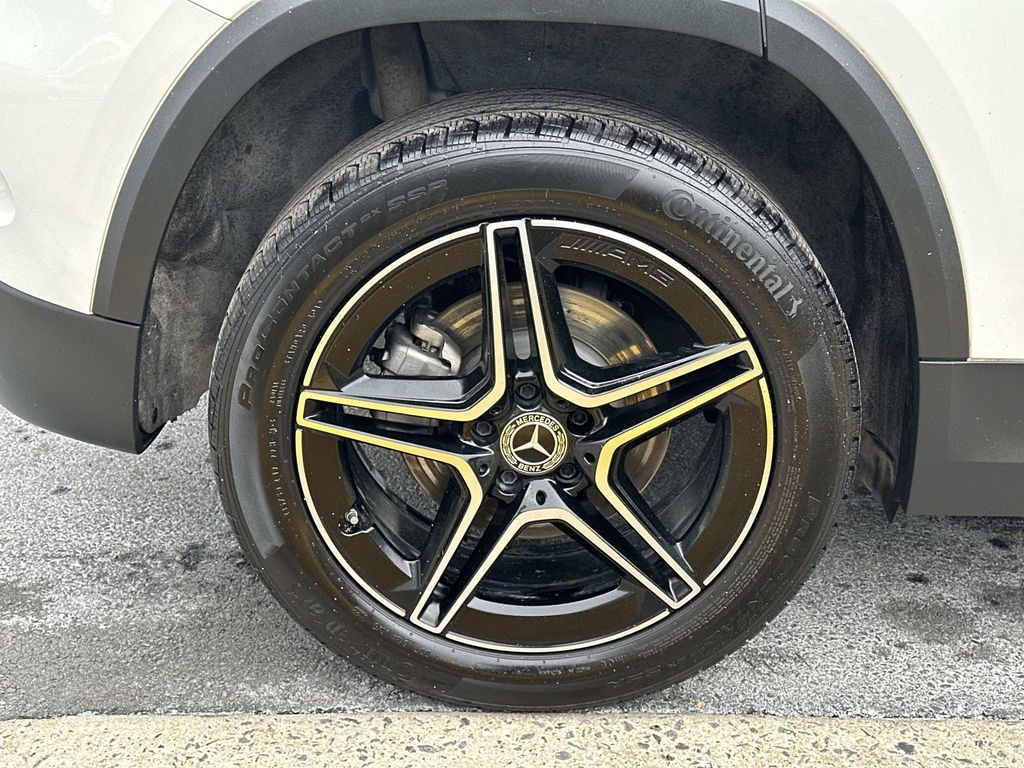 Thumbnail: 2022 Mercedes-Benz GLA - 16