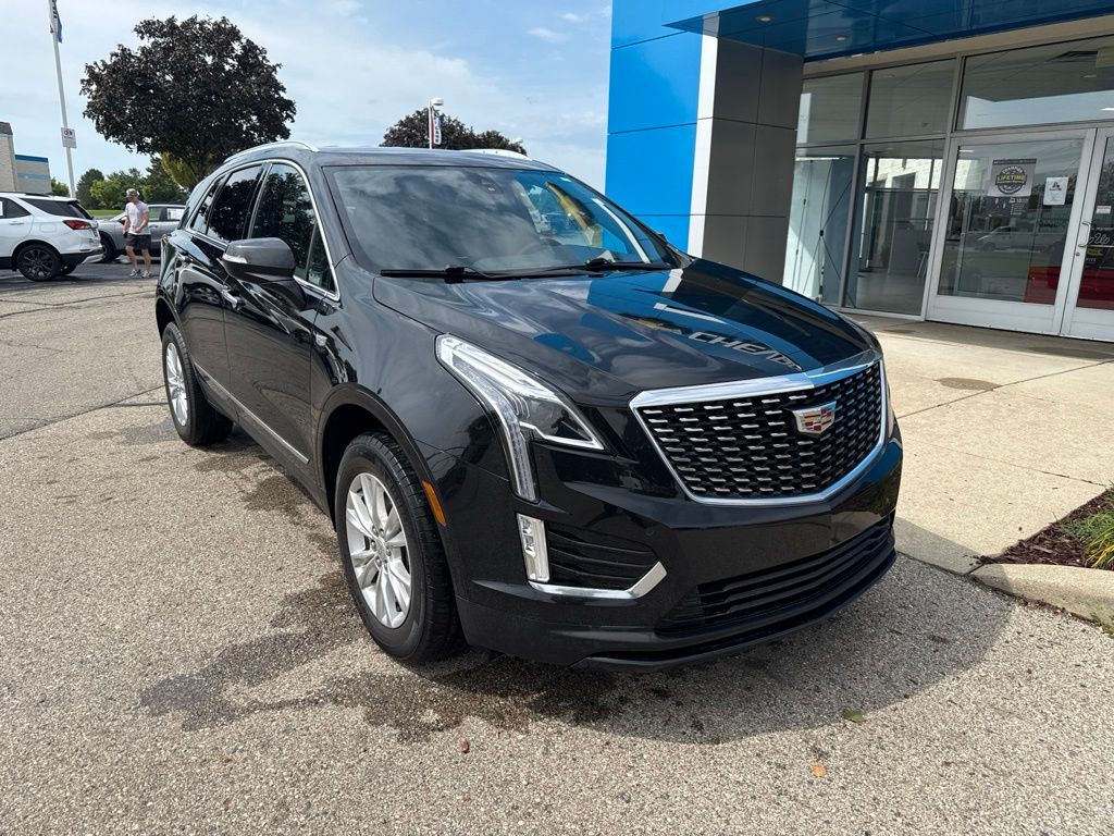 2024 Cadillac XT5 Negro (Black Metallic) SUV/Crossover Todo terreno 9 velocidades Automática
