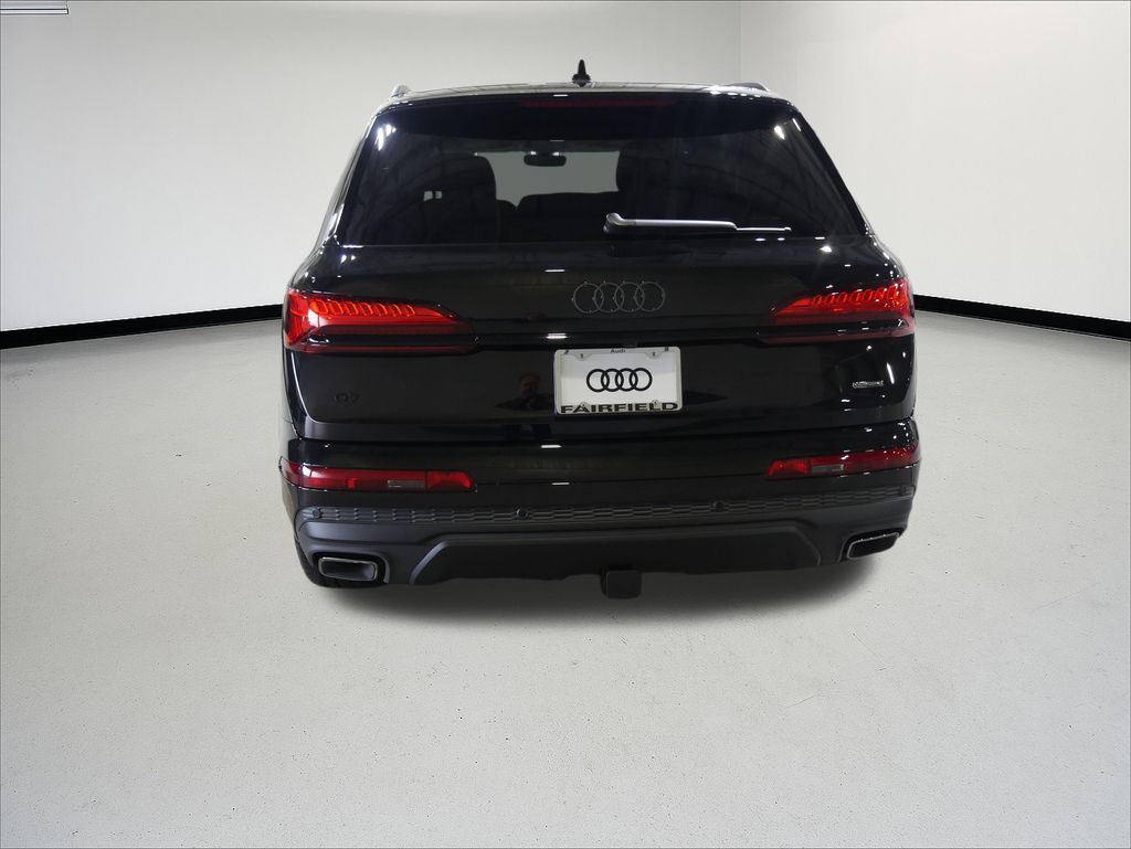 Thumbnail: 2026 Audi Q7 - 4