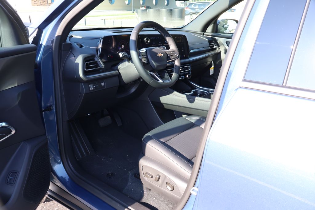 Thumbnail: 2026 Chevrolet Traverse - 13
