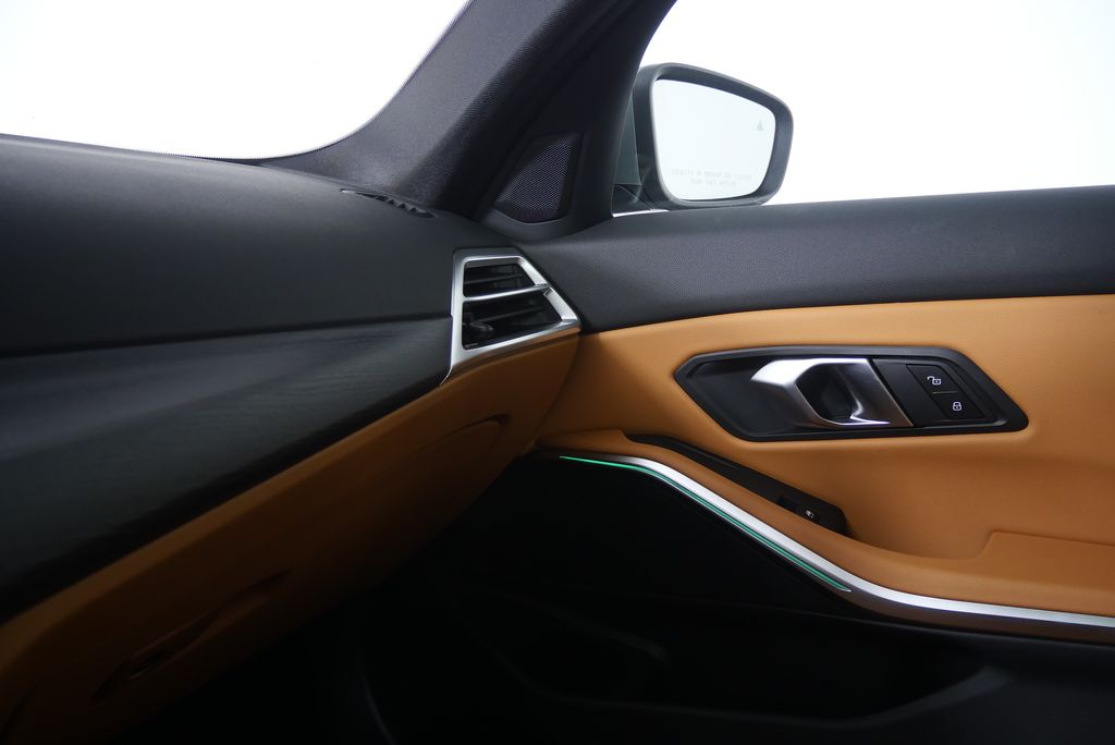 Thumbnail: 2025 BMW 3 Series - 31