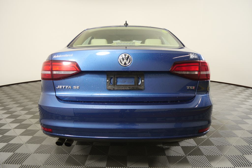 Thumbnail: 2017 Volkswagen Jetta - 4