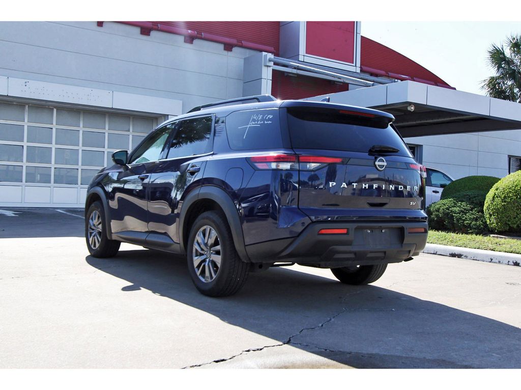 2024 Nissan Pathfinder SV - 2