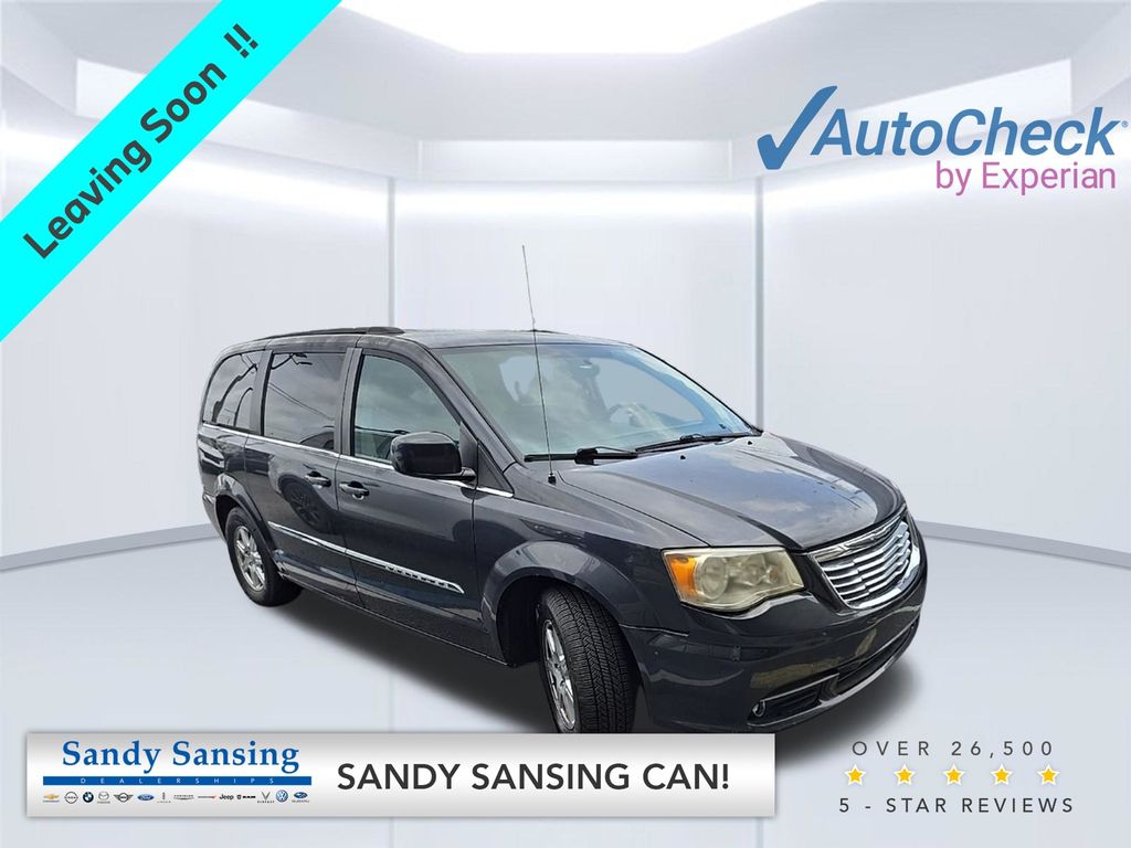 2012 Chrysler Town & Country Touring FWD