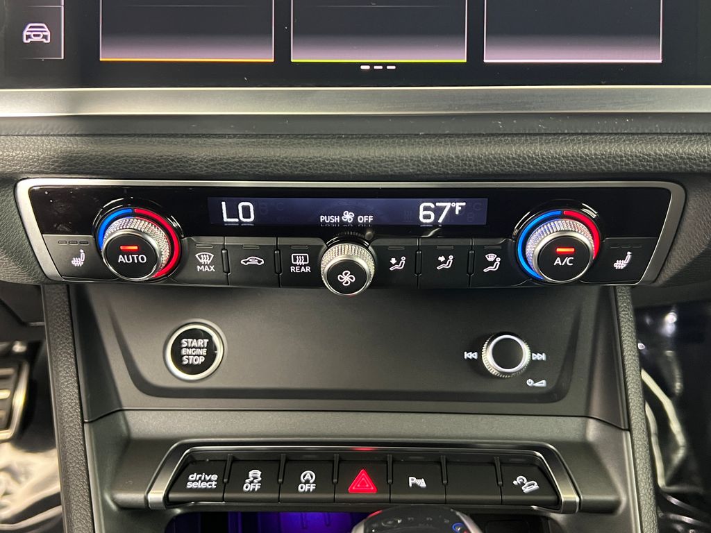 Thumbnail: 2025 Audi Q3 - 22