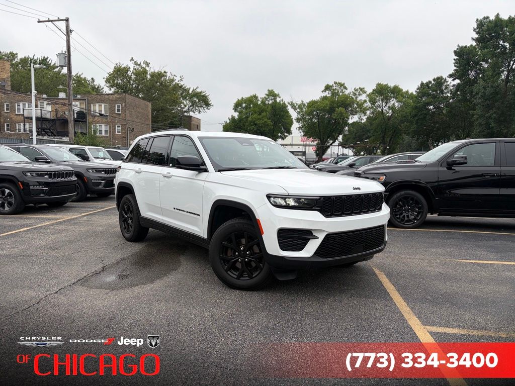 Bright White Clearcoat 2025 Jeep Grand Cherokee SUV / Crossover Four-Wheel Drive 8-Speed Automatic