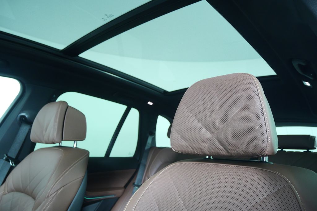 Thumbnail: 2025 BMW X5 - 12