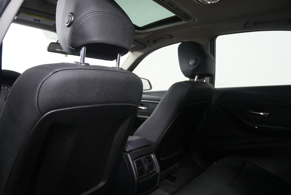 Thumbnail: 2017 BMW 3 Series - 13