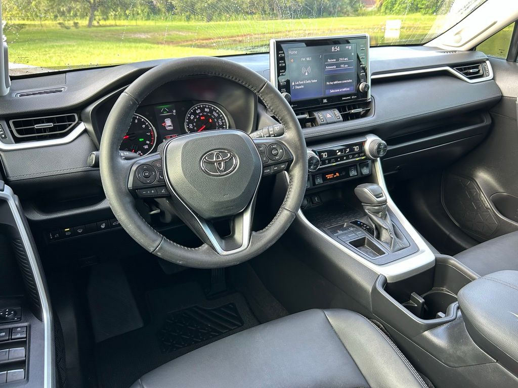 Thumbnail: 2022 Toyota RAV4 - 12