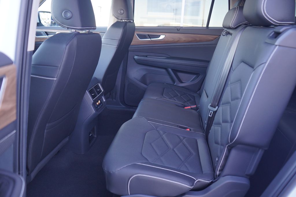 Thumbnail: 2025 Volkswagen Atlas - 7