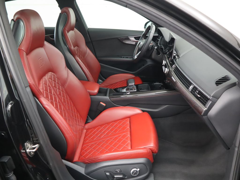 Thumbnail: 2021 Audi S4 - 21