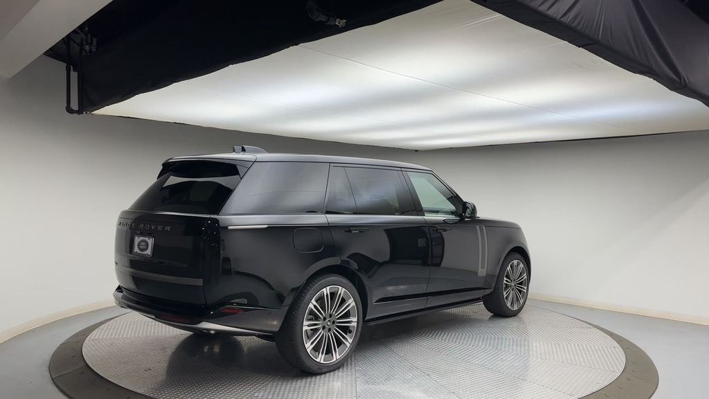 Thumbnail: 2025 Land Rover Range Rover - 8