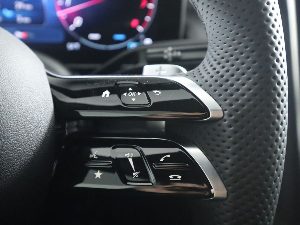 Thumbnail: 2026 Mercedes-Benz GLC - 13